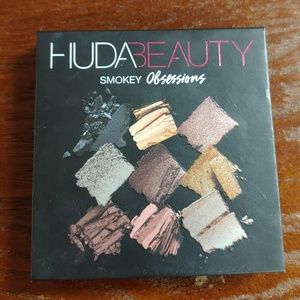 Huda beauty smoke obsessions pallete